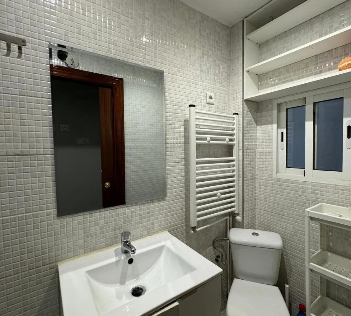 Apartamento De 2 Habitaciones En Bilbao 0*,